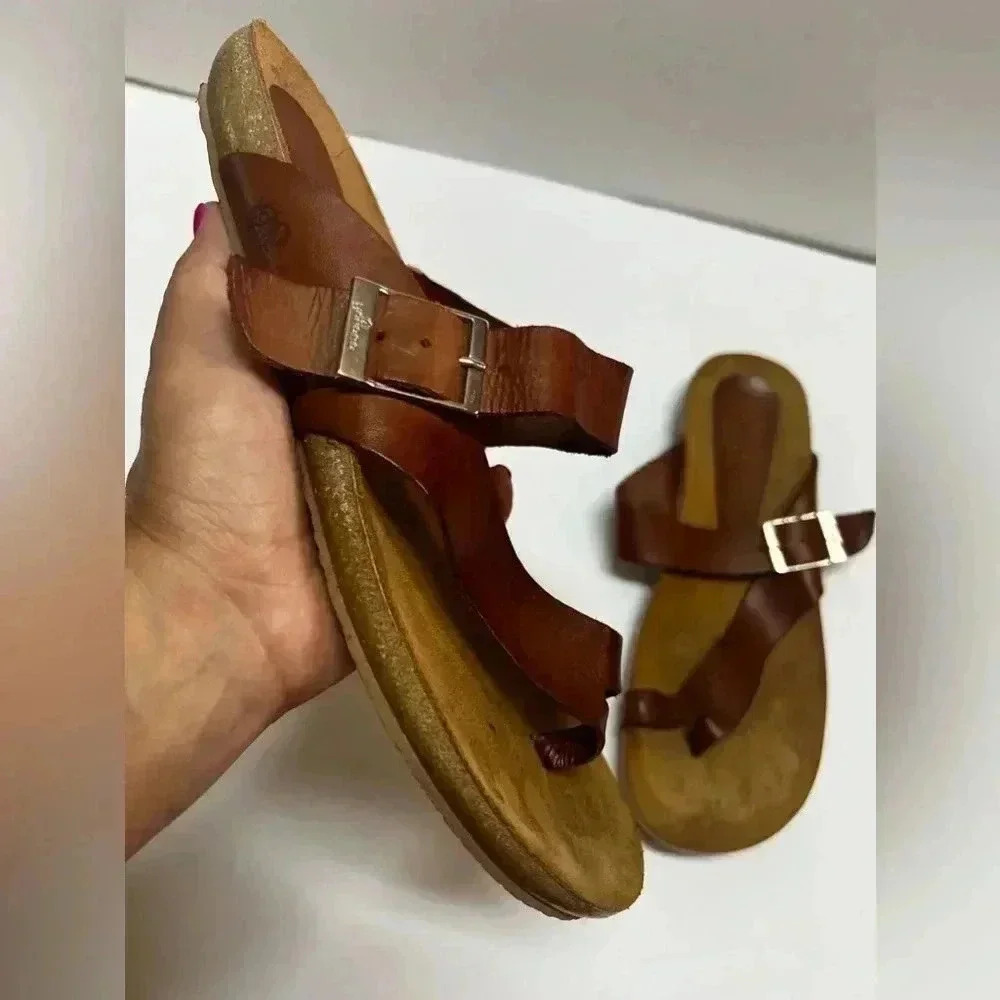 Brown Leather Toe-Ring Slide Sandals for Women - Picture 2 of 8